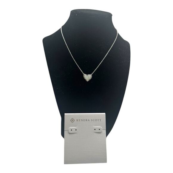 Kendra Scott Ari Heart Short Pendant Necklace Iridescent Drusy - Picture 2 of 4